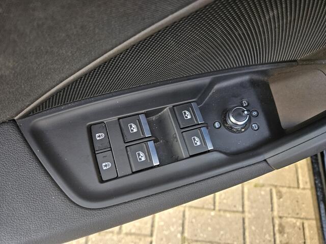 Audi A3 Limousine 30 TFSI Business edition