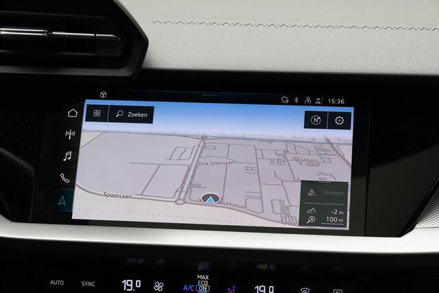 Audi A3 Limousine 35 TFSI S edition | Panoramadak | Optiek Zwart | 18 Inch |