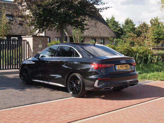 Audi A3 Limousine 35 TFSI S edition Dubbele S-line | Apple Carplay | Nederlandse Auto | Trekhaak |
