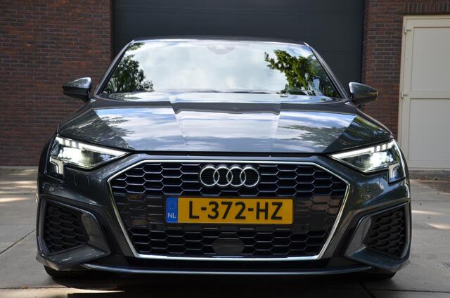 Audi A3 Limousine 30 TFSI S Line Edition Automaat/Navi/Pdc/Ecc/Virtual cockpit/Privacy glass/Cr-Controle/17-Inch Lmv/Bang&Olufsen/Nederlandse auto