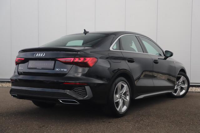 Audi A3 Limousine 30 TFSI S Line Sport edition Automaat Virtual Cockpit LED Matrix S Sportstoelen Half Leder Navigatie Clima Cruise Lane Assist Parkeersensor