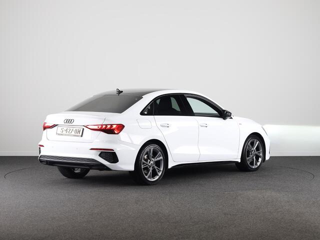 Audi A3 Limousine 30 TFSI S edition 110pk | 18 inch lichtmetalen velgen | Zwart dak | Verlengde garantie | Navigatie