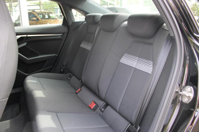 Audi A3 Limousine 30 TFSI Business edition