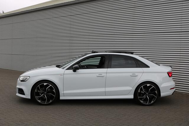 Audi A3 Limousine 35 TFSI S-Line (54.567Km Orig NL! NAP! Panoramadak Sportleder Navi Full-Led 19InchLMV Pdc V+A PrivacyGlass)