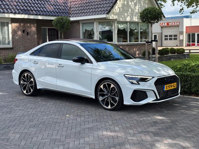 Audi A3 Limousine 35 Tfsi 150pk S-tronic, S-Line Pano, LED, Virtual, ACC, BenO