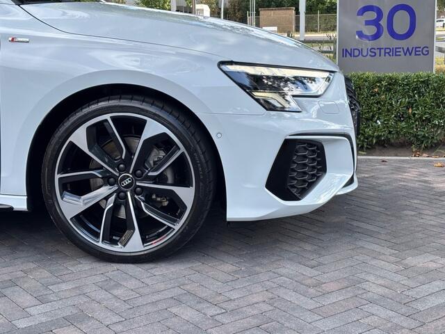 Audi A3 Limousine 35 Tfsi 150pk S-tronic, S-Line Pano, LED, Virtual, ACC, BenO