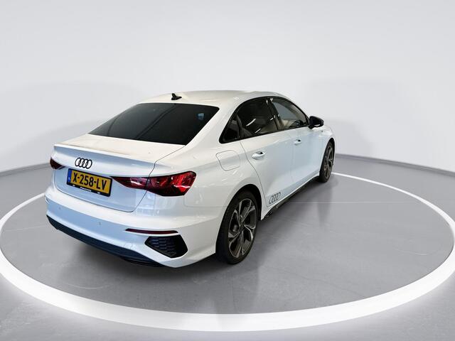 Audi A3 Limousine 30 TFSI 110pk S-tronic Edition One · S Line · Apple/Android Car Play · Navigatie · Afneembare Trekhaak · P-Sensoren · 18'' Inch · Garantie t/m 13-03-2028 of 100.000km
