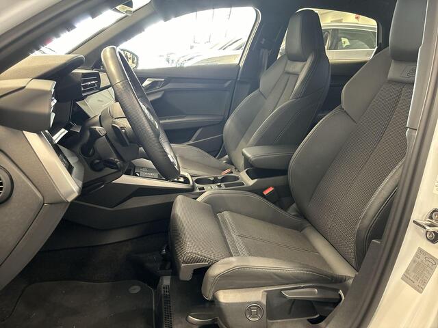 Audi A3 Limousine 30 TFSI 110pk S-tronic Edition One · S Line · Apple/Android Car Play · Navigatie · Afneembare Trekhaak · P-Sensoren · 18'' Inch · Garantie t/m 13-03-2028 of 100.000km