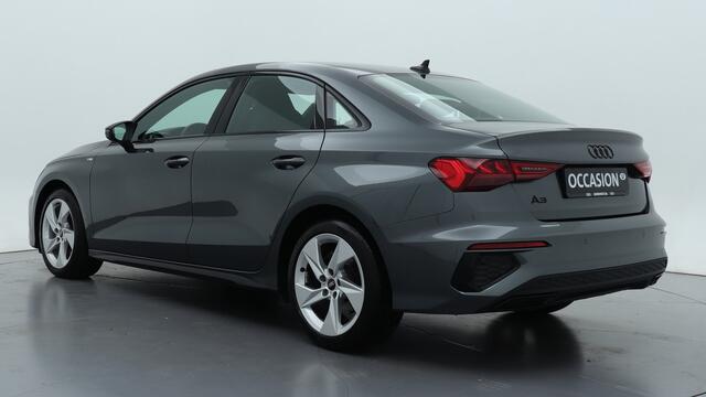 Audi A3 Limousine 30 TFSI S edition | Zwart optiek | LMV | PDC | Navigatie | Carplay |