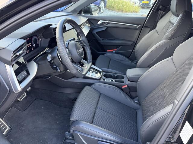 Audi A3 Limousine 30 TFSi Automaat S-Line | Zwart Optiek | LED | Keyless | Navigatiesysteem | CarPlay | Digitaal Dashboard | Adaptive Cruise | 18 Inch | 11.292 Km!!