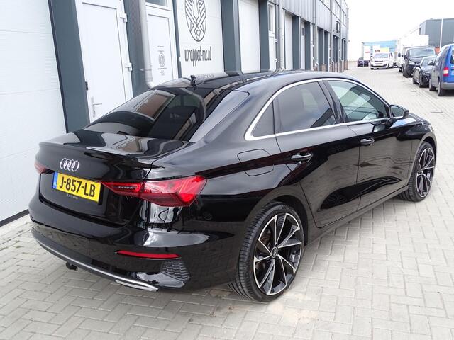 Audi A3 Limousine 35 TFSI S line edition Automaat, F1-Flippers, Sport Interieur, Key-Less, Navigatie, Multimedia, Airco/ECC, CruiseControl, Parkeersensoren, LM-velgen, Led