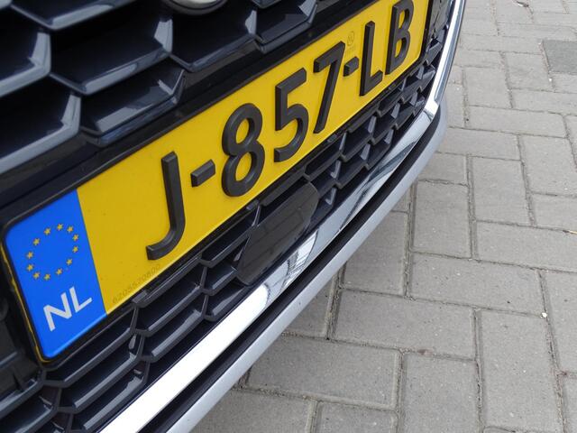 Audi A3 Limousine 35 TFSI S line edition Automaat, F1-Flippers, Sport Interieur, Key-Less, Navigatie, Multimedia, Airco/ECC, CruiseControl, Parkeersensoren, LM-velgen, Led