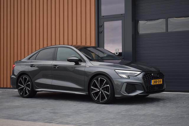 Audi A3 Limousine 35 TFSI 150pk S-tronic S-line | ACC | Carplay | Sfeer | LED | 19"