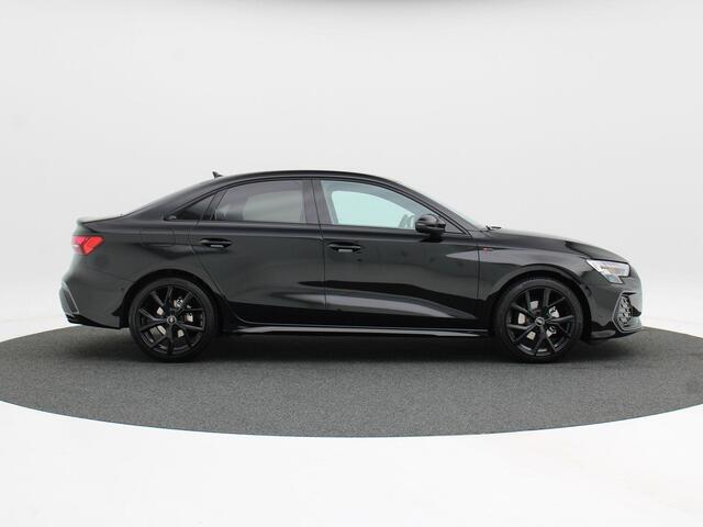 Audi A3 Limousine | 30 TFSI | S edition | | 18 inch velgen | Privacyglas | Sonos 3d | Zwart optiek |