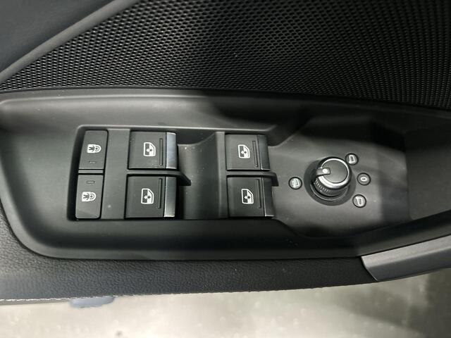 Audi A3 Limousine 30 TFSI 115pk S-tronic S edition · Apple/Android Car Play · Camera · Navigatie · Parkeer Assistent · P-Sensoren · 17'' Inch · Garantie t/m 19-12-2028 of 100.000km