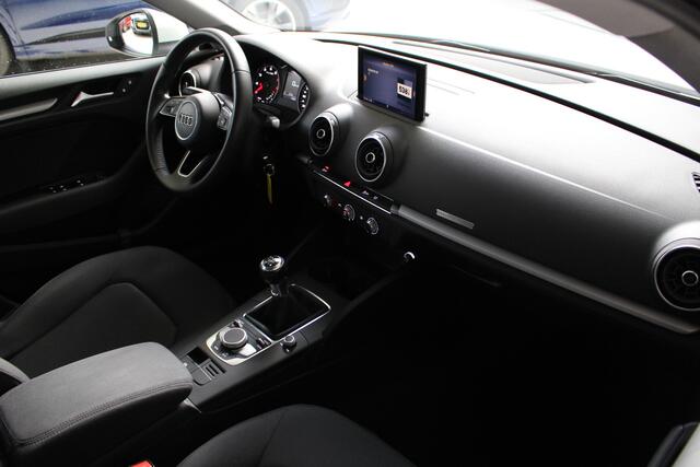 Audi A3 Limousine 35 TFSI 150PK Navigatie | Lichtmetalen velgen | Cruise Control