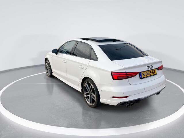 Audi A3 Limousine 35 TFSI/150PK S-tronic S Line · Panoramadak · Trekhaak · Camera + parkeersensoren