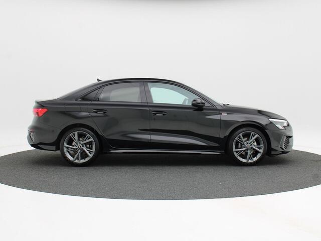 Audi A3 Limousine 30 TFSi Automaat S-Line | Zwart Optiek | LED | Keyless | Navigatiesysteem | CarPlay | Digitaal Dashboard | Adaptive Cruise | 18 Inch | 11.292 Km!!