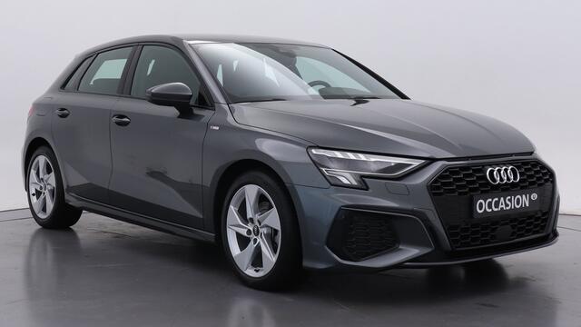 Audi A3 SPORTBACK 30 TFSI S edition | Zwart Optiek | 17" LMV | Phone box | PDC |