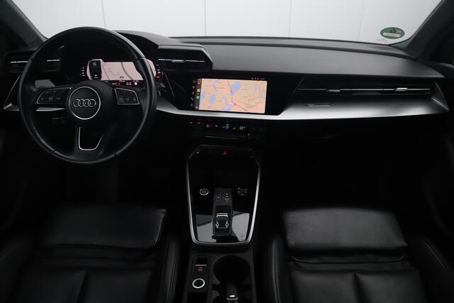 Audi A3 SPORTBACK 30 TFSI Business edition Automaat Leder Sportstoelen Stoelverwarming Virtual Navigatie Clima Cruise 17 inch LMV Full LED Lane Assist