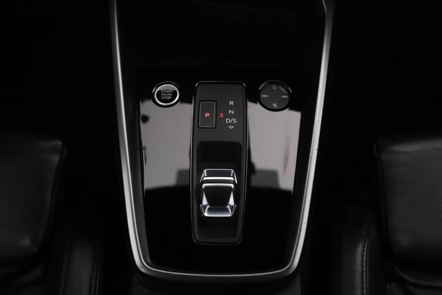 Audi A3 SPORTBACK 30 TFSI Business edition Automaat Leder Sportstoelen Stoelverwarming Virtual Navigatie Clima Cruise 17 inch LMV Full LED Lane Assist