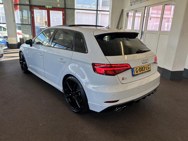 Audi A3 SPORTBACK 2.0 TFSI S3 quattro Pro Line Plus | Panoramadak | RS Kuipstoelen | Adaptief onderstel | Digital dashboard | Bang&Olufsen | Achteruitrijcamera | Climate control | Cruise control | Stoelverwarming | Apple carplay