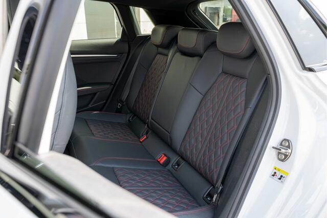 Audi A3 SPORTBACK 35 TFSI S-Line / Dynamic package / Matrix LED