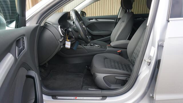 Audi A3 SPORTBACK 1.2 TFSI 111pk 5Drs Adrenalin S-Line 18inch LM Clima Xenon *NL auto* 149079km!