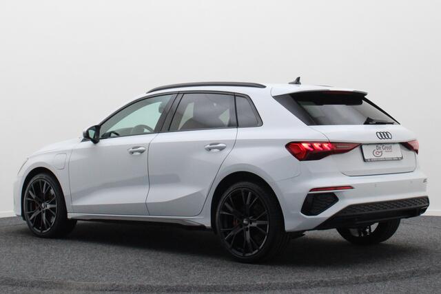 Audi A3 SPORTBACK 45 TFSI e S edition Competition Virtual Cockpit, Standkachel, Cruise, Navigatie, Bluetooth, Climate, PDC, 19''