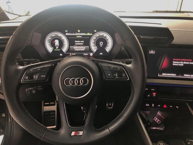 Audi A3 SPORTBACK 45 TFSI e S edition Competition Elk. verstelbare Schaalstoelen Camera 18 Inch Privacy Glass