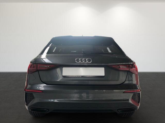 Audi A3 SPORTBACK 45 TFSI e S edition Competition Elk. verstelbare Schaalstoelen Camera 18 Inch Privacy Glass