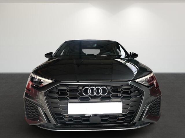 Audi A3 SPORTBACK 45 TFSI e S edition Competition Elk. verstelbare Schaalstoelen Camera 18 Inch Privacy Glass