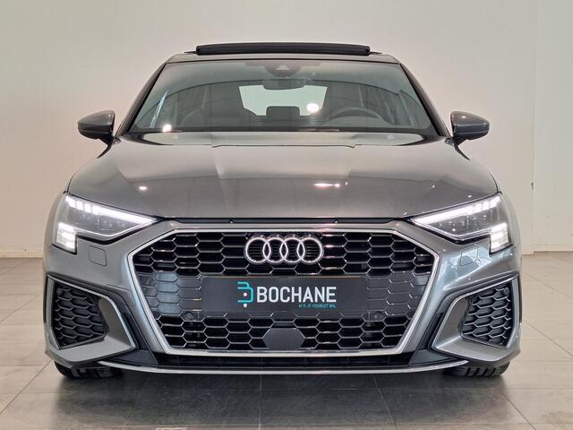 Audi A3 SPORTBACK 40 TFSI e S-Line | Keyless | Matrix LED | Panoramadak | Stoelverwarming | Lichtmetalen velgen 18" | Parkeersensoren voor, achter en achteruitrijcamera