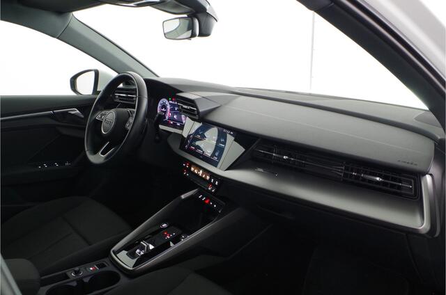 Audi A3 SPORTBACK 35 TFSI Business edition 150pk/Nieuw type/Keyless/Trekhaak/Full-LED/Stoelverwarming...