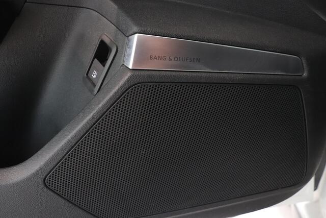 Audi A3 SPORTBACK 40 TFSI e Edition 205 Pk. | Camera | B & O premium audio | Navigatie | Matrix LED | AppleCarplay AndroidAuto |