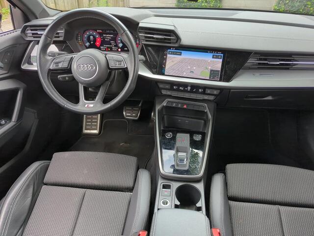 Audi A3 SPORTBACK 30 TFSI S edition / Navigatie / 17 Inch / Climate control /