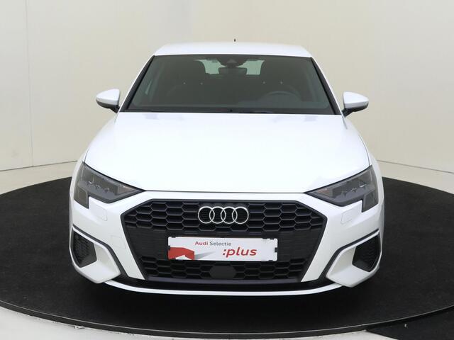 Audi A3 SPORTBACK 30 TFSI Attitude | CarPlay | Draadloze telefoonlader | Cruise control | Virtual cockpit | Parkeersensoren achter | Lane- en frontassist |