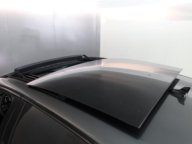 Audi A3 SPORTBACK 45 TFSI e S edition Competition 272 pk S-tronic| Navigatie | Panoramadak | Parkeersensoren (Park assist) | Achteruitrijcamera | Adaptieve cruise control | Matrix LED koplampen |