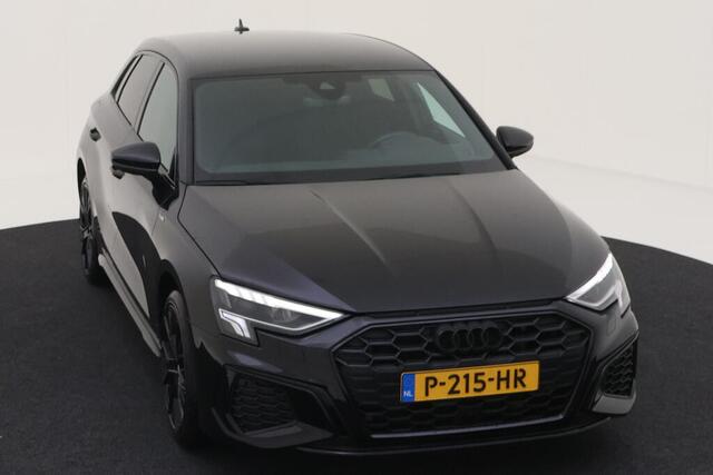 Audi A3 SPORTBACK 45 TFSI e S edition Competition / 245pk / Zwart Optiek / 18 Inch / getint glas / Getint glas