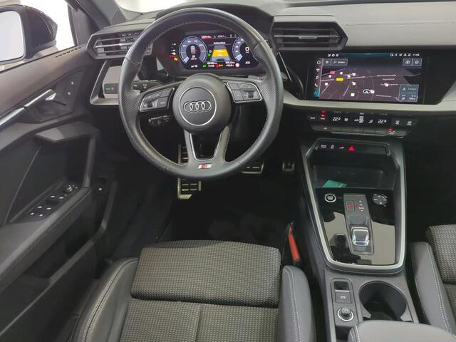 Audi A3 SPORTBACK 45 TFSI e S edition Competition / 245pk / Zwart Optiek / 18 Inch / getint glas / Getint glas