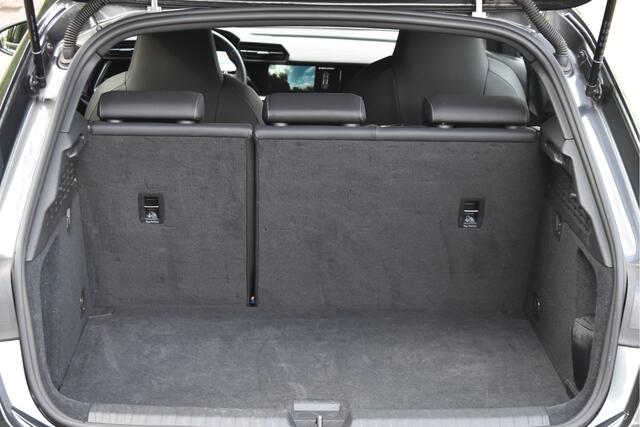 Audi A3 SPORTBACK 35 TFSI edition one S-Line 3x 150pk | Stoelverwarming | Virtual Cockpit | Camera | Carplay/Android | Adapt.CC | Full LED