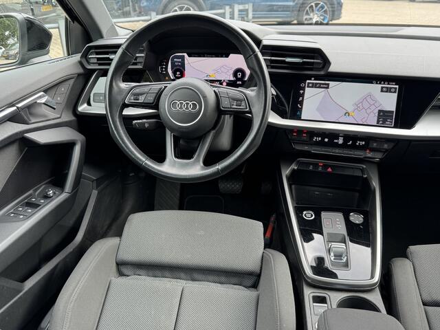 Audi A3 SPORTBACK 30 TFSI Business edition Automaat/VTcockpit/Trekhaak/Led/Cruise/PDC