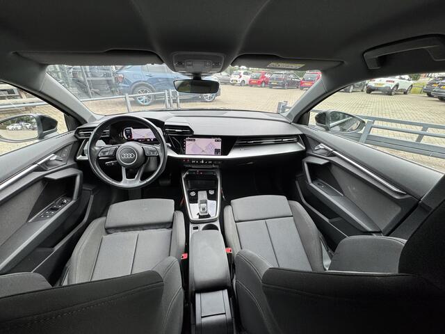 Audi A3 SPORTBACK 30 TFSI Business edition Automaat/VTcockpit/Trekhaak/Led/Cruise/PDC