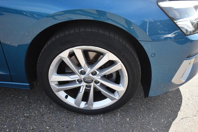 Audi A3 SPORTBACK 35 TFSI Business edition , VIRTUAL COCKPIT , LED KOPL , PDC V+A , NAVI , V ST VERW , CLIMATR ,