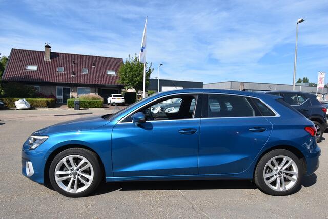 Audi A3 SPORTBACK 35 TFSI Business edition , VIRTUAL COCKPIT , LED KOPL , PDC V+A , NAVI , V ST VERW , CLIMATR ,