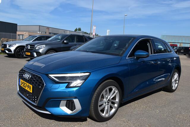 Audi A3 SPORTBACK 35 TFSI Business edition , VIRTUAL COCKPIT , LED KOPL , PDC V+A , NAVI , V ST VERW , CLIMATR ,