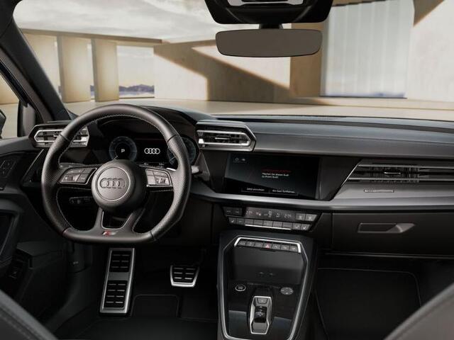 Audi A3 SPORTBACK S edition 40 TFSI e | 204 PK | Privacy glas | Zwart Optiek | 18 inch | Sonos 3d | Matrix led |