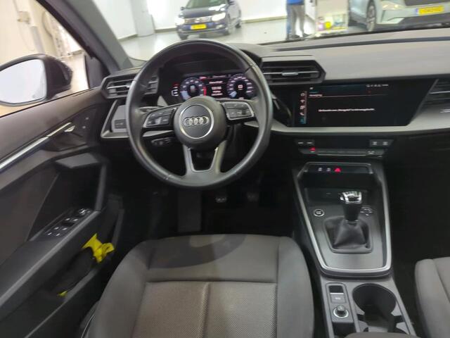 Audi A3 SPORTBACK 30 TFSI 110pk Pro Line / Climate Control / App Connect / Parkeersensoren Achter / 16" LMV