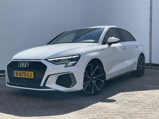 Audi A3 SPORTBACK 30 TFSI (2xS-Line) S edition Carplay Trekhaak Uitstraling