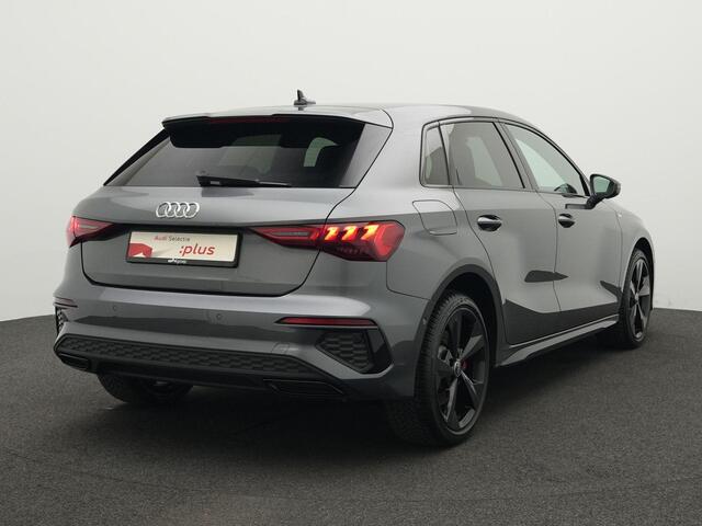 Audi A3 SPORTBACK 45 TFSI e 245 pk S-tronic S edition Competition / S-Line | Navigatie | Stoelverwarming | Adaptive Cruise | Parkeersensoren voor/achter